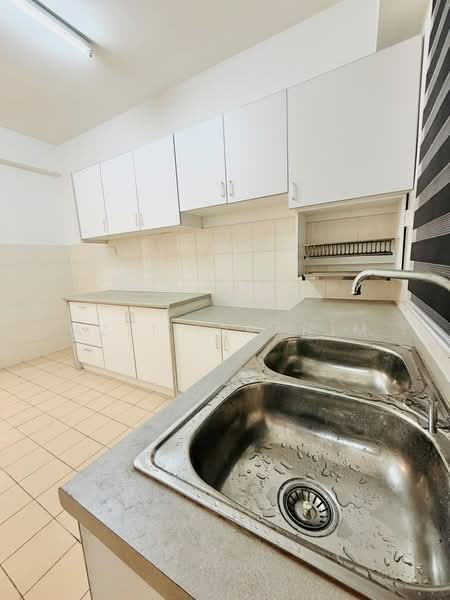 Apartment for Sale at Sri Lavender Apartment - Azli Ibrahim - Kitchen - PropertyGuru.com.my