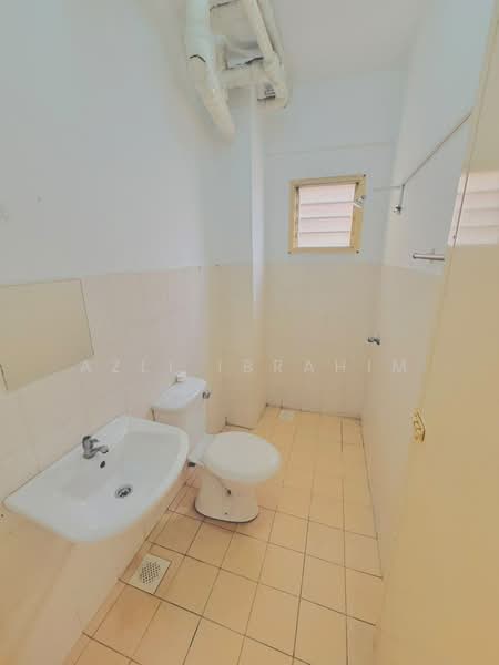 Apartment for Sale at Sri Lavender Apartment - Azli Ibrahim - Bathroom - PropertyGuru.com.my