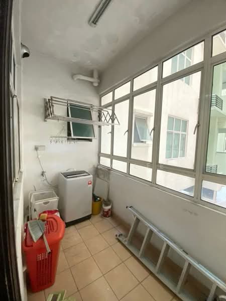 Kediaman Servis untuk Disewa di Subang Olives Residence - Kenix Lee - Balcony - PropertyGuru.com.my