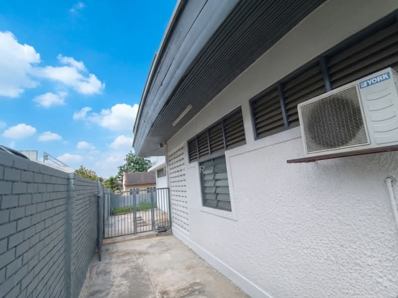 Bungalow for Rent in Seksyen 14 (Petaling Jaya) - Esther Tan - Exterior - PropertyGuru.com.my