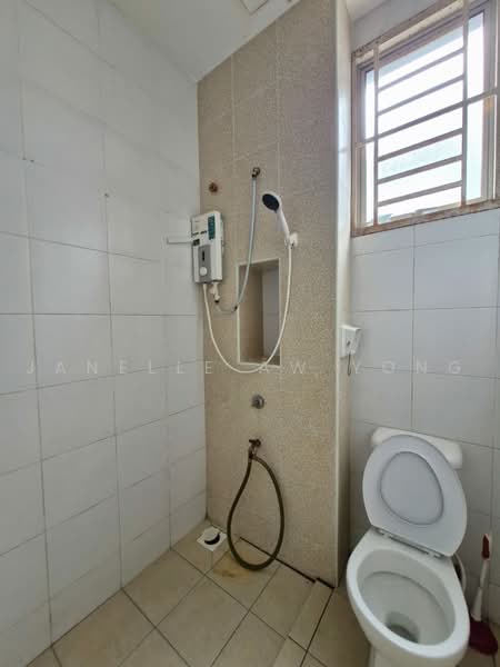 2-storey Terraced House for Sale in Taman Desa Tebrau (Tebrau) - Janelle Aw Yong - Bathroom - PropertyGuru.com.my