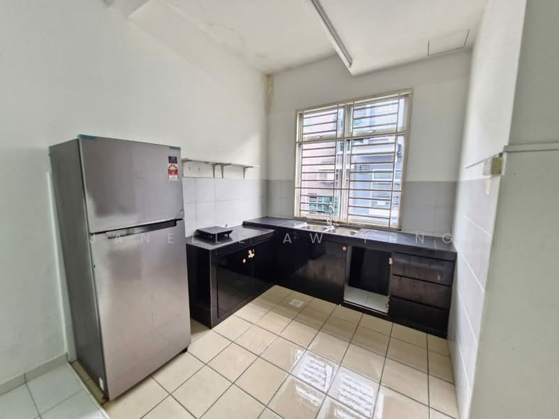 2-storey Terraced House for Sale in Taman Desa Tebrau (Tebrau) - Janelle Aw Yong - Kitchen - PropertyGuru.com.my