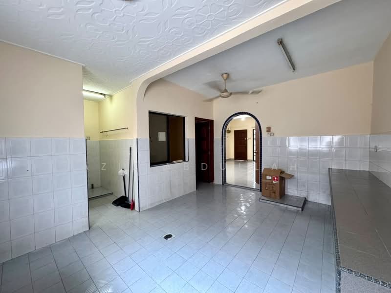 2-storey Terraced House for Sale in Usj 2 (Subang Jaya) - Aziz Abdullah - PropertyGuru.com.my