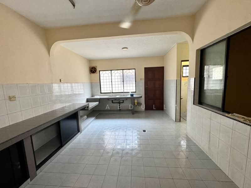 2-storey Terraced House for Sale in Usj 2 (Subang Jaya) - Aziz Abdullah - PropertyGuru.com.my