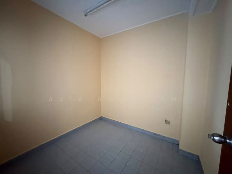 2-storey Terraced House for Sale in Usj 2 (Subang Jaya) - Aziz Abdullah - PropertyGuru.com.my