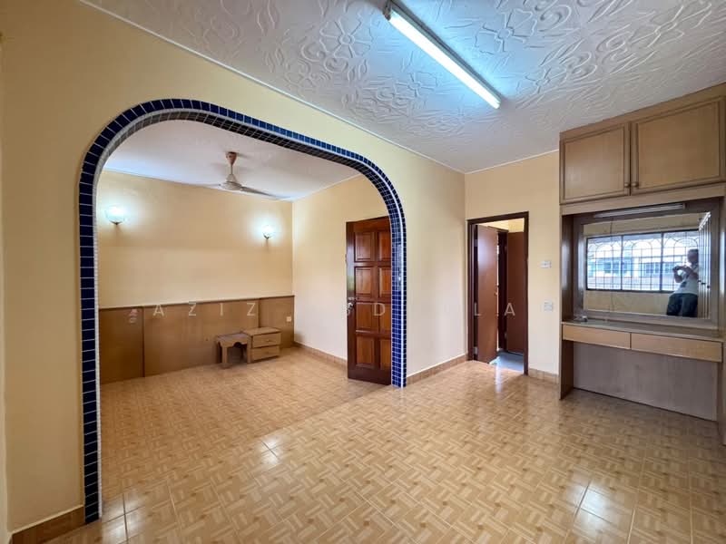 2-storey Terraced House for Sale in Usj 2 (Subang Jaya) - Aziz Abdullah - PropertyGuru.com.my
