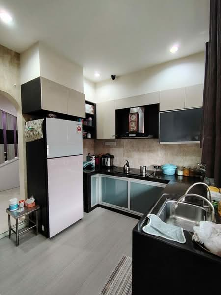 Rumah Teres 1 Tingkat untuk Dijual di Taman Kempas Indah (Tebrau) - Suenn Low - Kitchen - PropertyGuru.com.my
