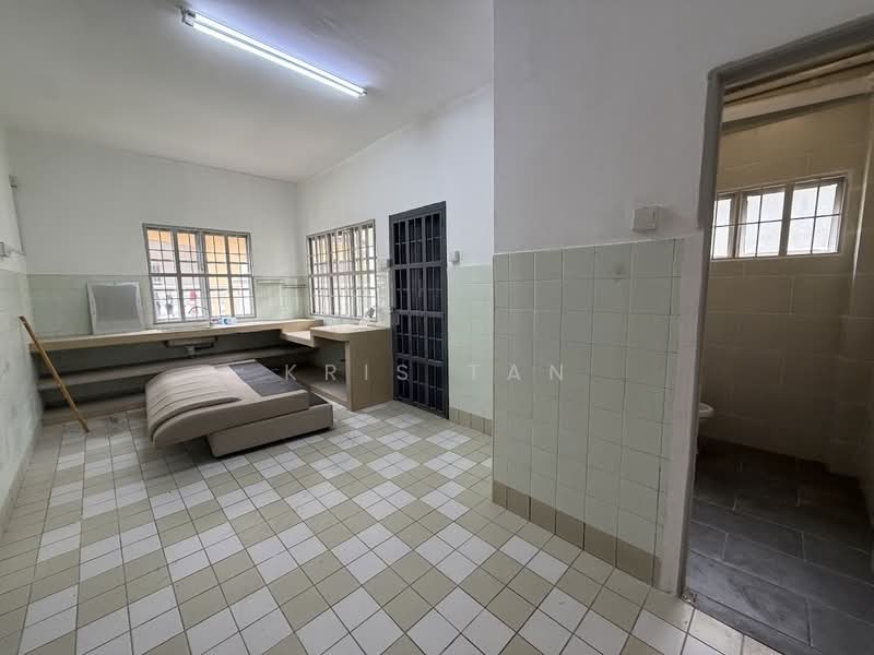 Rumah Berkembar untuk Dijual di Taman Bukit Mewah (Kajang) - Kris Tan - Kitchen - PropertyGuru.com.my