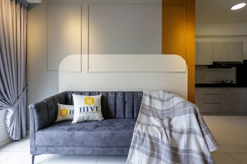 Servis Apartment untuk Disewa di Emerald 9 - Camie Hoo - Living Room - PropertyGuru.com.my