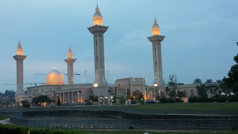 Shop for Rent in Bukit Jelutong (Shah Alam) - Emily Kho - Exterior - PropertyGuru.com.my
