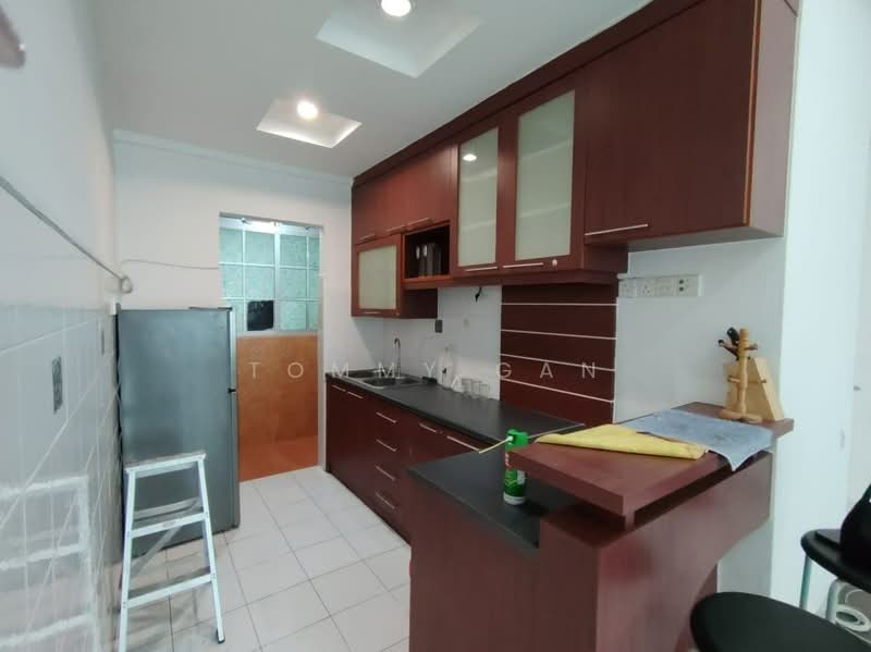 Pangsapuri untuk Disewa di University Place (Plaza Ivory) - Tommy Gan - Kitchen - PropertyGuru.com.my