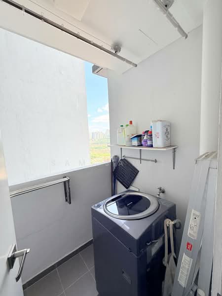 Servis Apartment untuk Disewa di Serini Melawati - Sam Jamal - Balcony - PropertyGuru.com.my