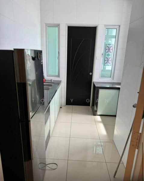 Servis Apartment untuk Disewa di BM City Suites @ BM City Mall - Tommy Gan - Kitchen - PropertyGuru.com.my