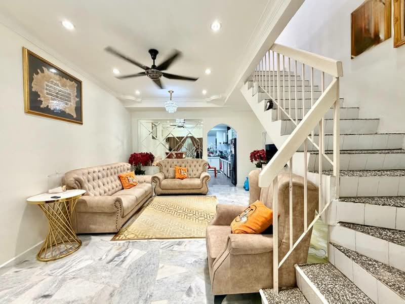 Rumah Teres 2 Tingkat untuk Dijual di Batu Caves (Selangor) - Aqillah Razali - Living Room - PropertyGuru.com.my