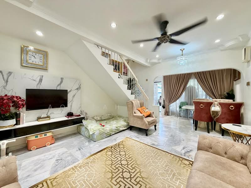 Rumah Teres 2 Tingkat untuk Dijual di Batu Caves (Selangor) - Aqillah Razali - Living Room - PropertyGuru.com.my