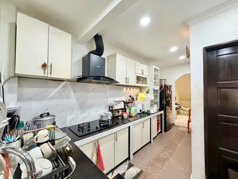 Rumah Teres 2 Tingkat untuk Dijual di Batu Caves (Selangor) - Aqillah Razali - Kitchen - PropertyGuru.com.my