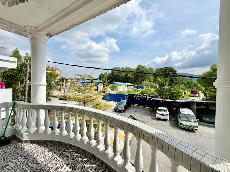 Rumah Teres 2 Tingkat untuk Dijual di Batu Caves (Selangor) - Aqillah Razali - Balcony - PropertyGuru.com.my