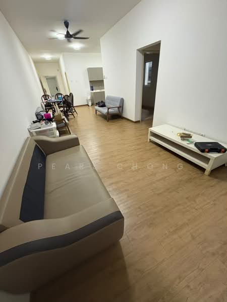 Kondominium untuk Disewa di Lakefront Homes - Pearl Chong - Living Room - PropertyGuru.com.my