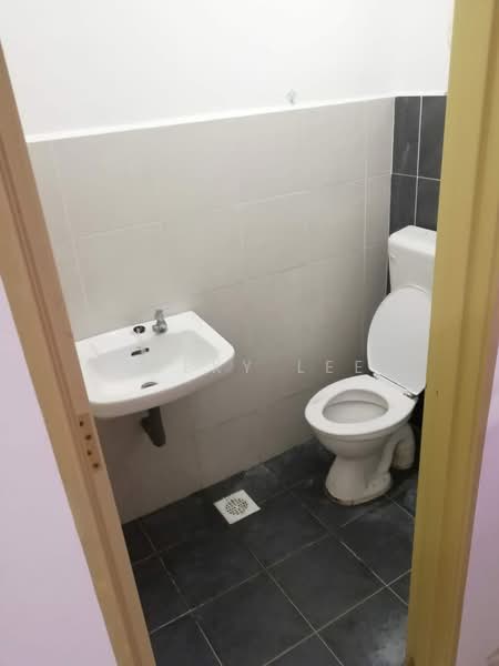 Rumah Teres 1-Tingkat untuk Dijual di Kamunting (Perak) - Beeky Lee - Bathroom - PropertyGuru.com.my