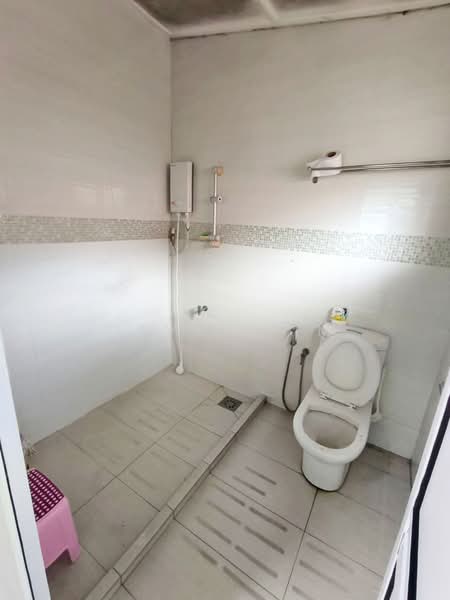 Semi-Detached House for Rent in Kim Teng Park (Johor Bahru) - Cavin Sim - Bathroom - PropertyGuru.com.my