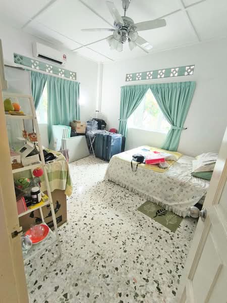 Semi-Detached House for Rent in Kim Teng Park (Johor Bahru) - Cavin Sim - Bedroom - PropertyGuru.com.my