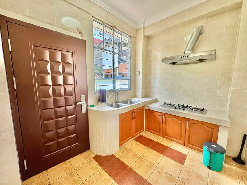 Semi-Detached House for Sale in Kuching (Sarawak) - Thomas Tong - Kitchen - PropertyGuru.com.my