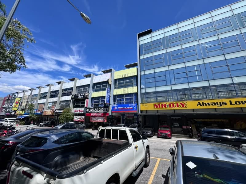 Shop for Rent in Taman Tasik Damai (Sungai Besi) - Loh KC - Exterior - PropertyGuru.com.my