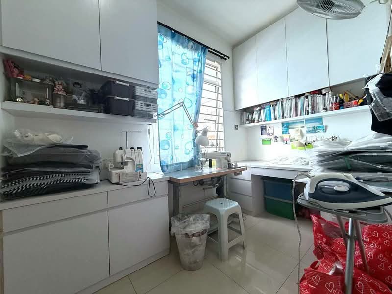 Rumah Teres 2-Tingkat untuk Dijual di Austin (Johor Bahru) - Pauline Ng - Study - PropertyGuru.com.my