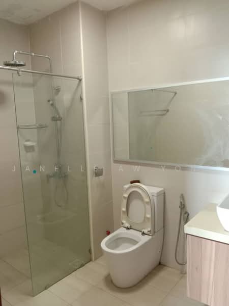 Kediaman Servis untuk Dijual di Grandview 360 - Janelle Aw Yong - Bathroom - PropertyGuru.com.my