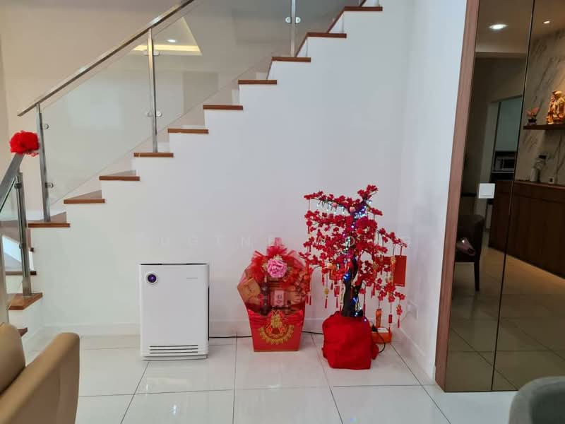 Rumah Teres 3-Tingkat untuk Dijual di Puchong (Selangor) - Eugene Wong - Living Room - PropertyGuru.com.my