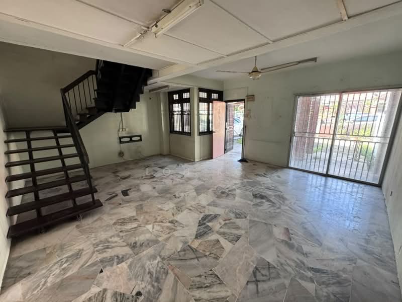 Rumah Teres 2 Tingkat untuk Dijual di Pandan Perdana (Cheras) - Loh KC - Living Room - PropertyGuru.com.my