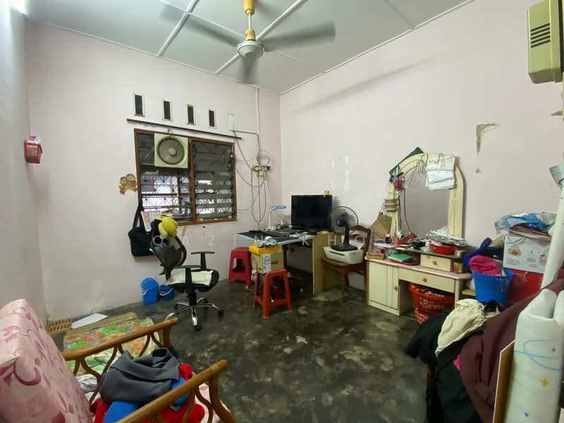 Rumah Teres 1-Tingkat untuk Dijual di Gunung Rapat (Ipoh) - Qazin Khoo - Study - PropertyGuru.com.my