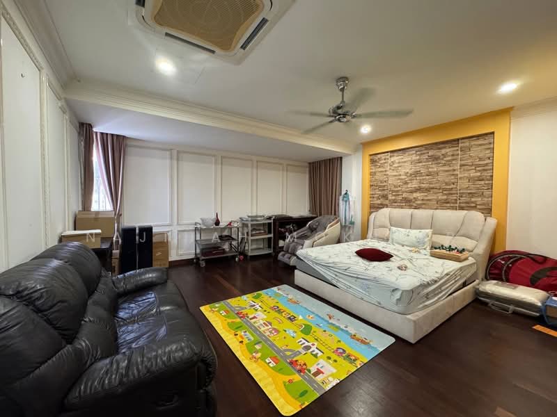 Bungalow for Sale in Bukit Jelutong (Shah Alam) - Najihah Mokhtar - PropertyGuru.com.my