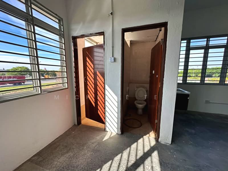 Shop / Office for Sale in Glenmarie Cove (Klang) - Michelle Tee - Bathroom - PropertyGuru.com.my
