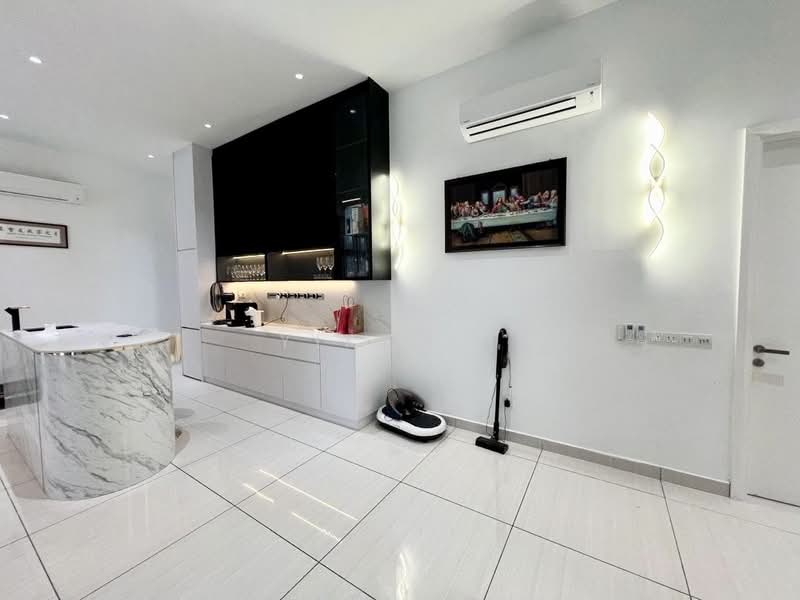 Bungalow House for Sale in Setia Tropika (Johor Bahru) - Yik Tat - PropertyGuru.com.my