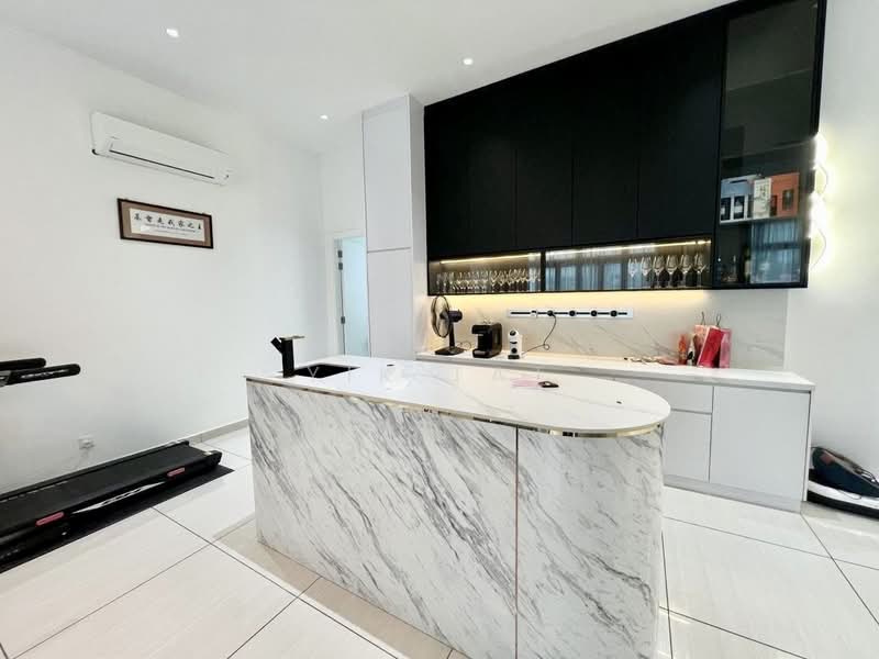 Bungalow House for Sale in Setia Tropika (Johor Bahru) - Yik Tat - PropertyGuru.com.my