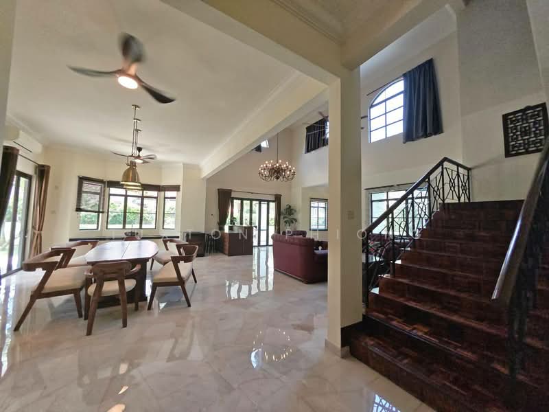 Rumah Banglo untuk Disewa di Leisure Farm (Gelang Patah) - Tuxton Phiong - Living Room - PropertyGuru.com.my