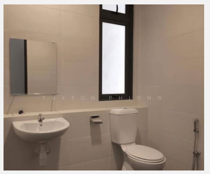 Rumah Banglo untuk Disewa di Leisure Farm (Gelang Patah) - Tuxton Phiong - Bathroom - PropertyGuru.com.my