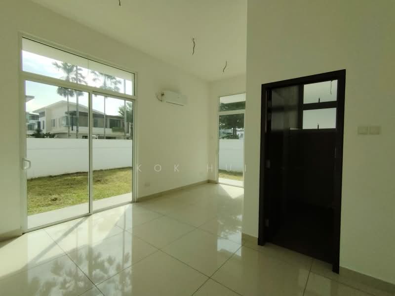 Rumah Berkembar untuk Dijual di Taman Ponderosa (Johor Bahru) - Kok Hui - Living Room - PropertyGuru.com.my