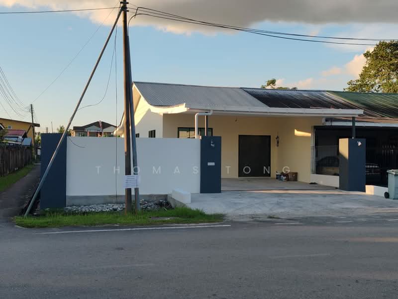 Rumah Teres 1-Tingkat untuk Dijual di Jalan Nanas Barat (Kuching) - Thomas Tong - Exterior - PropertyGuru.com.my