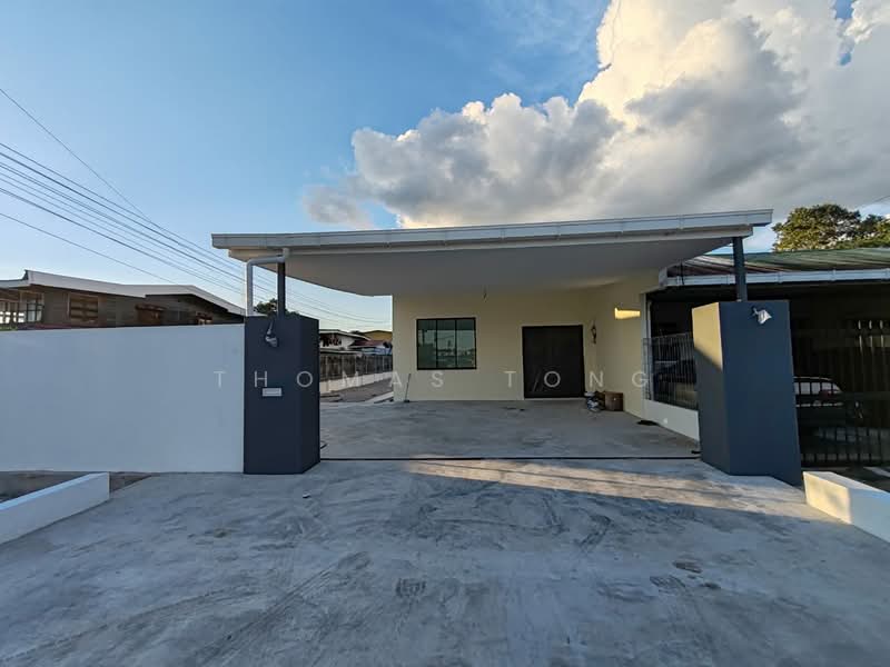 Rumah Teres 1-Tingkat untuk Dijual di Jalan Nanas Barat (Kuching) - Thomas Tong - Exterior - PropertyGuru.com.my