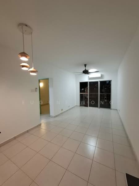 Pangsapuri untuk Dijual di Suria Permai - Eugene Wong - Living Room - PropertyGuru.com.my