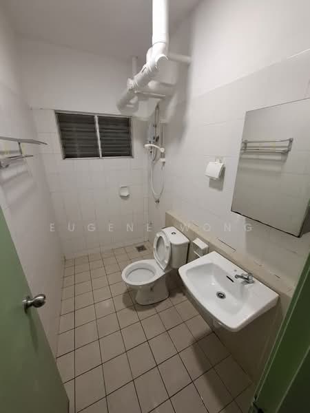 Pangsapuri untuk Dijual di Suria Permai - Eugene Wong - Bathroom - PropertyGuru.com.my