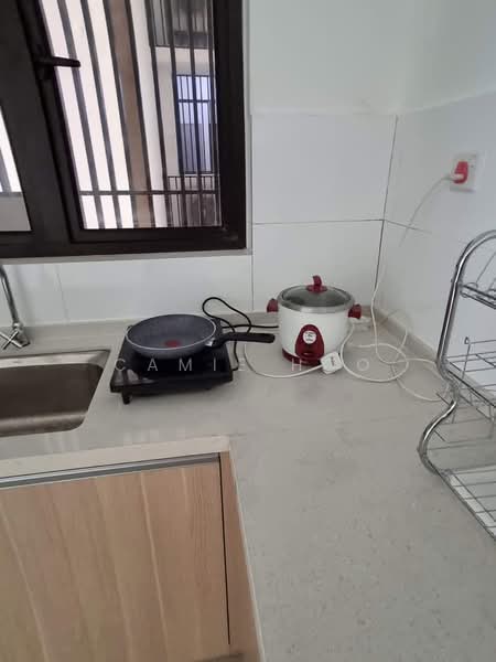 Service Residence for Sale at Ten Kinrara - Camie Hoo - Kitchen - PropertyGuru.com.my