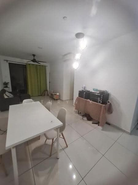 Kediaman Servis untuk Disewa di Kenwingston Skylofts - Cathryn Koo - Living Room - PropertyGuru.com.my