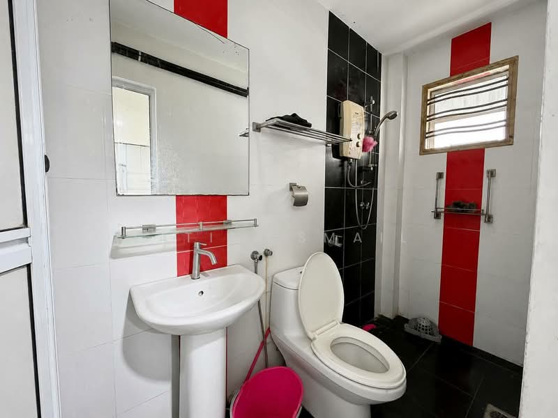 Terraced House for Sale in Taman Gombak Ria (Batu Caves) - Fatin Ismail - Bathroom - PropertyGuru.com.my