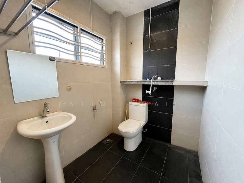 Terraced House for Sale in Taman Gombak Ria (Batu Caves) - Fatin Ismail - Bathroom - PropertyGuru.com.my