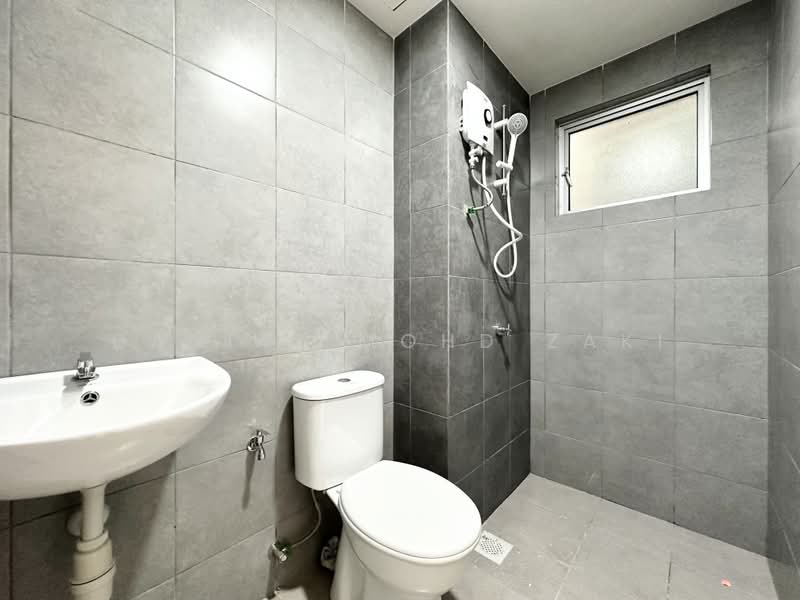 Condominium for Rent at Residensi Sateria - Danial Mohd Zaki - Bathroom - PropertyGuru.com.my