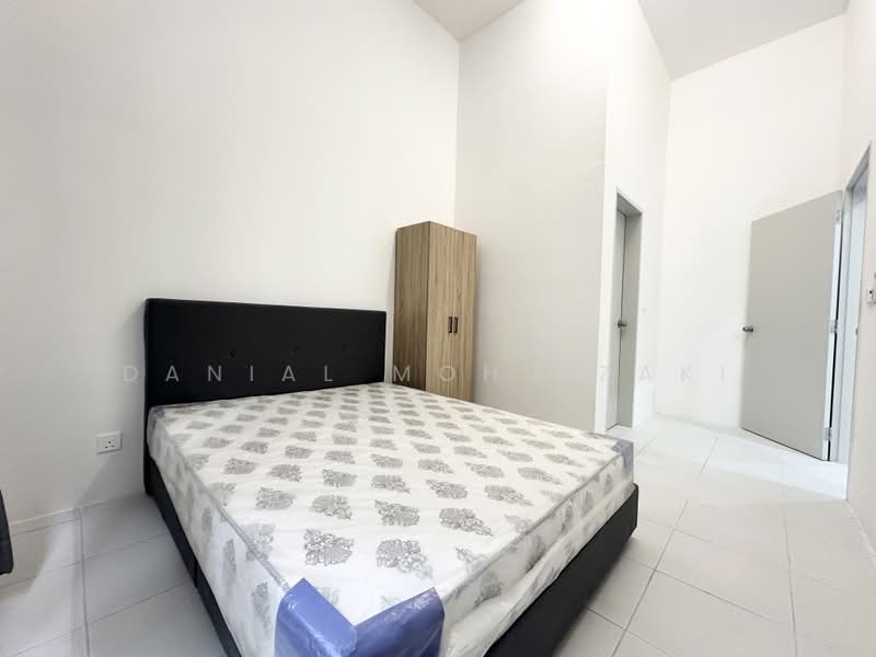 Condominium for Rent at Residensi Sateria - Danial Mohd Zaki - Bedroom - PropertyGuru.com.my