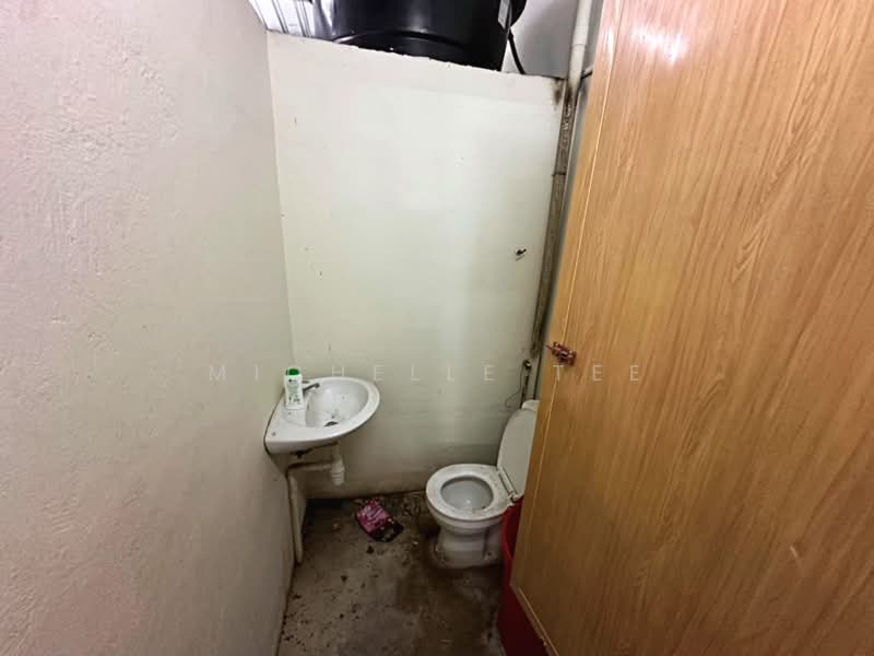 Shop / Office for Sale in Kawasan 1 (Klang) - Michelle Tee - Bathroom - PropertyGuru.com.my